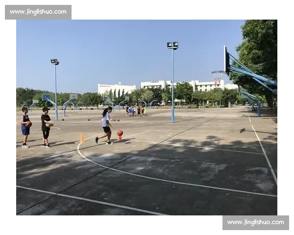 篮球进攻技巧精讲突破上篮实战应用与节奏变化全面提升决策能力指南